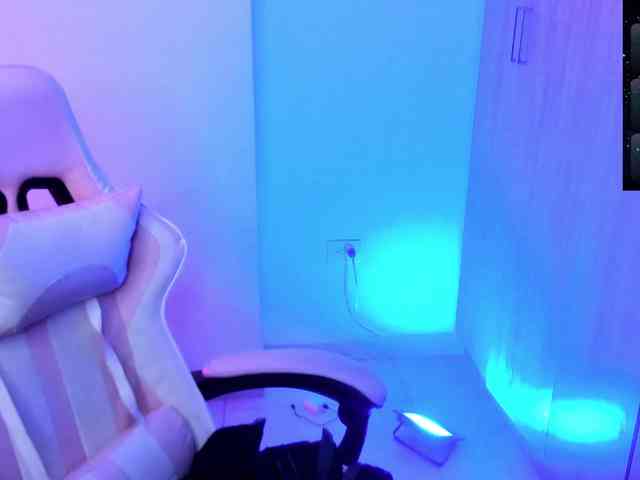 Saskyaajohnson webcam