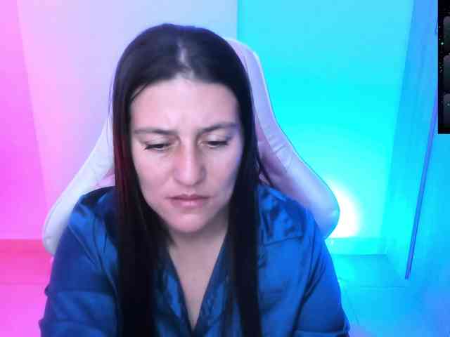 Saskyaajohnson webcam