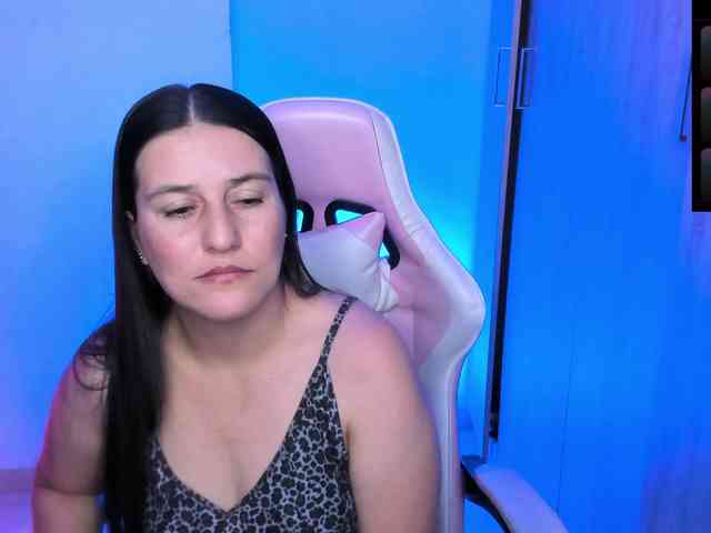 Saskyaajohnson webcam