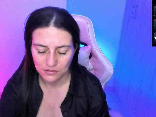 Saskyaajohnson webcam