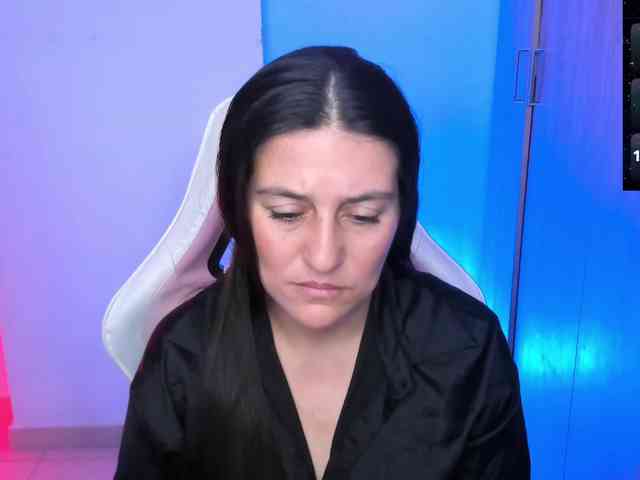 Saskyaajohnson webcam