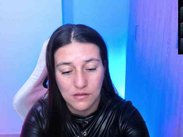 Saskyaajohnson webcam