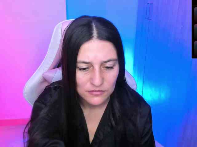Saskyaajohnson webcam