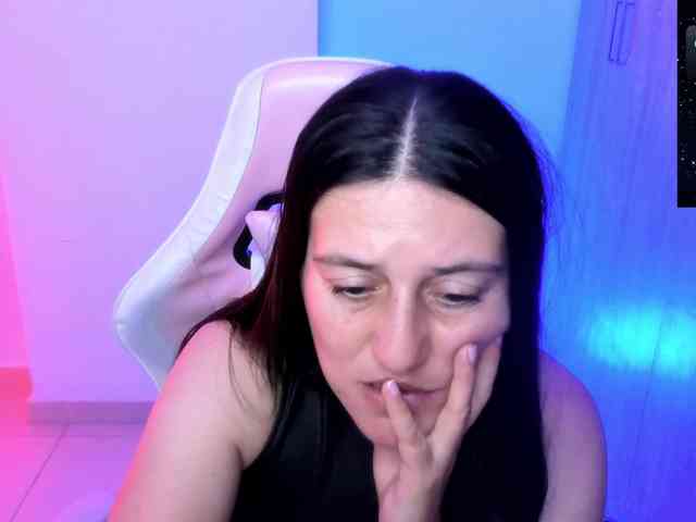 Saskyaajohnson webcam