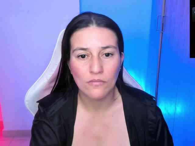 Saskyaajohnson webcam