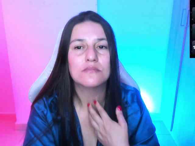 Saskyaajohnson webcam