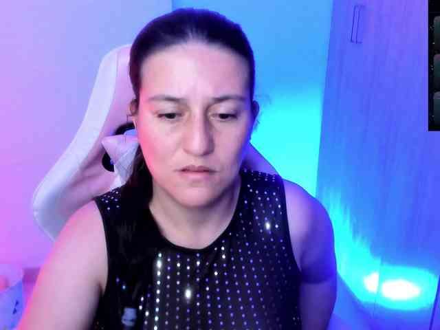 Saskyaajohnson webcam