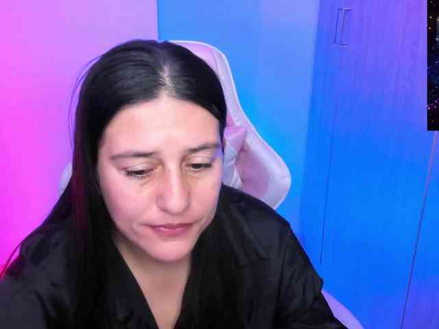 Saskyaajohnson webcam