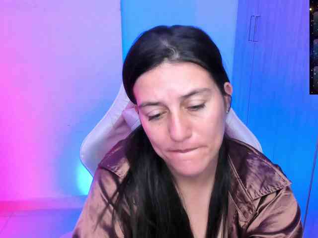 Saskyaajohnson webcam