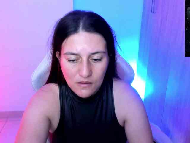 Saskyaajohnson webcam