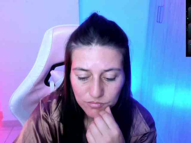 Saskyaajohnson webcam