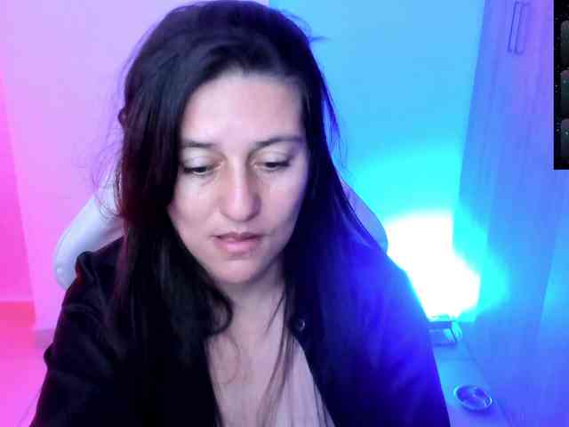 Saskyaajohnson webcam