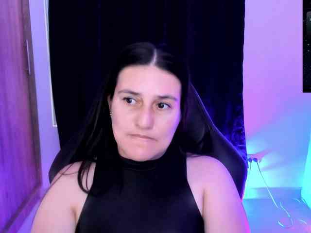 Saskyaajohnson webcam