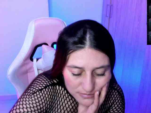 Saskyaajohnson webcam