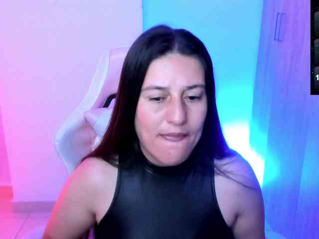 Saskyaajohnson webcam