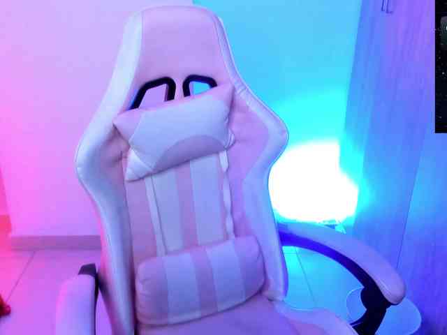 Saskyaajohnson webcam