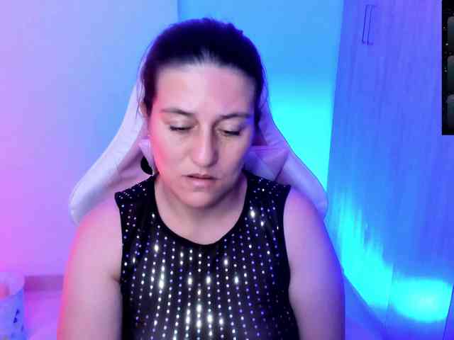 Saskyaajohnson webcam