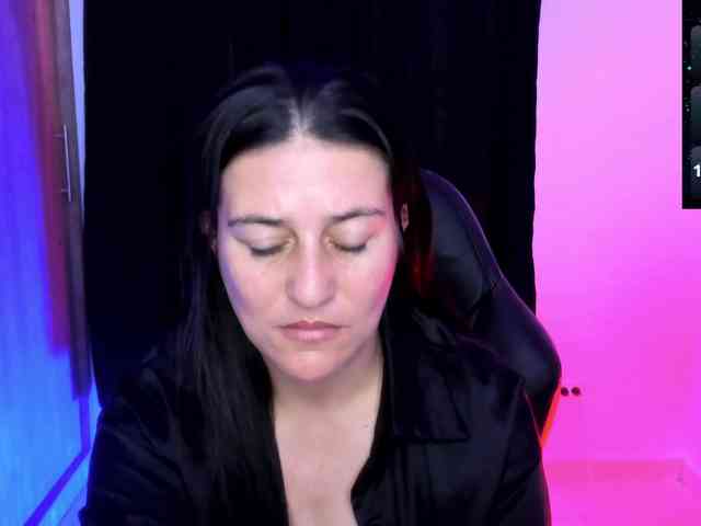 Saskyaajohnson webcam
