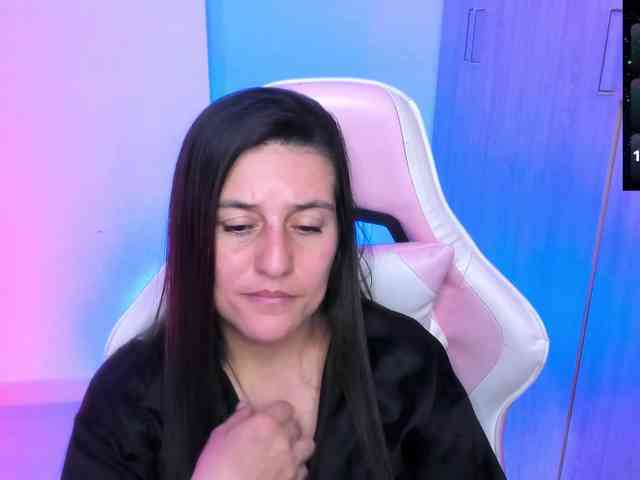 Saskyaajohnson webcam