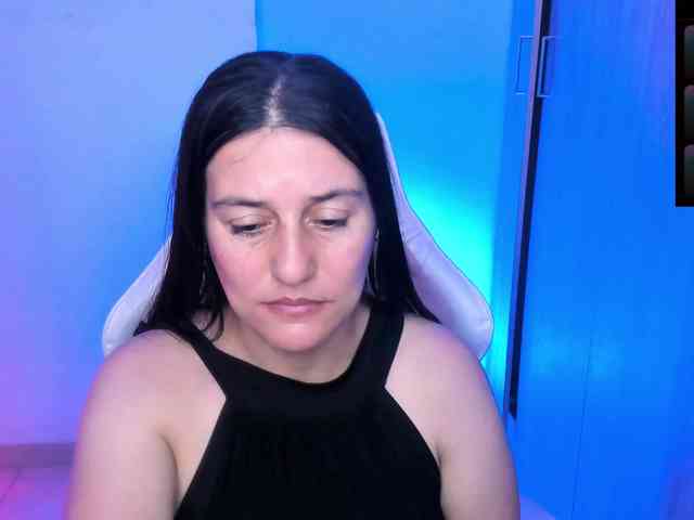 Saskyaajohnson webcam