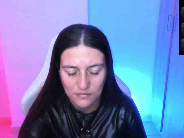 Saskyaajohnson webcam