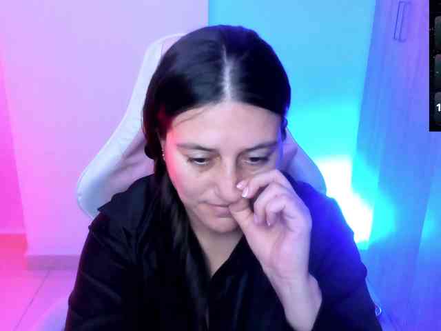 Saskyaajohnson webcam