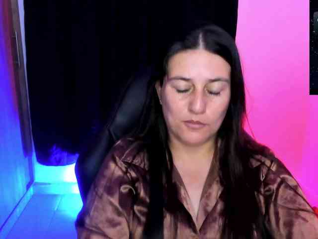 Saskyaajohnson webcam