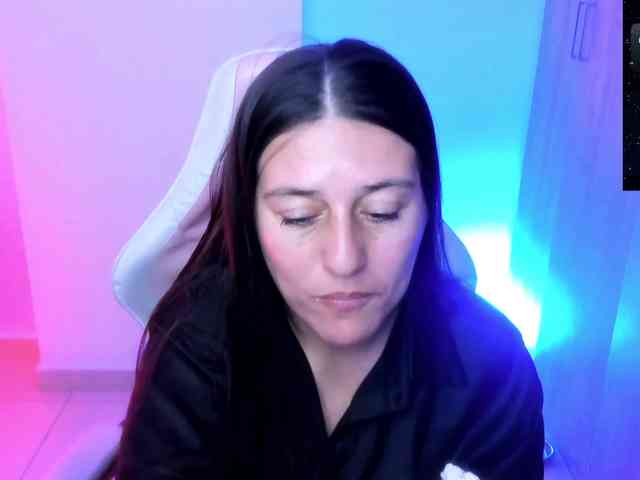 Saskyaajohnson webcam