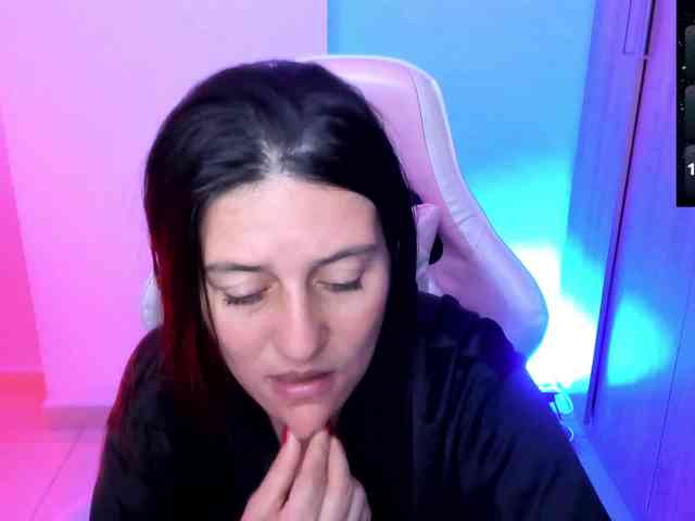 Saskyaajohnson webcam