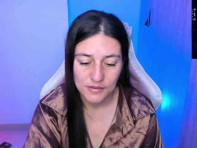 Saskyaajohnson webcam