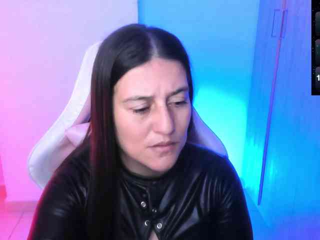 Saskyaajohnson webcam