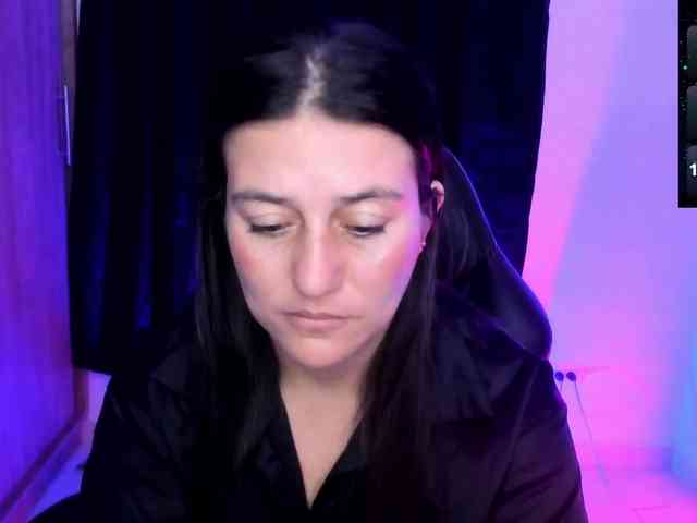 Saskyaajohnson webcam