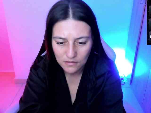 Saskyaajohnson webcam