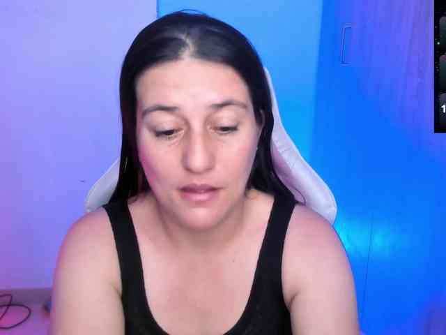 Saskyaajohnson webcam