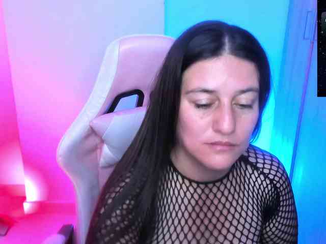 Saskyaajohnson webcam