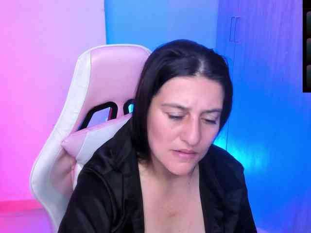 Saskyaajohnson webcam