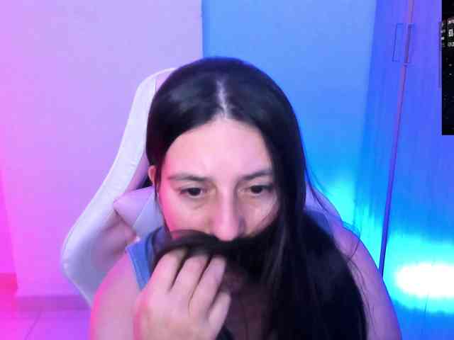 Saskyaajohnson webcam