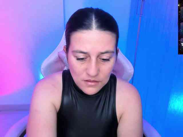 Saskyaajohnson webcam