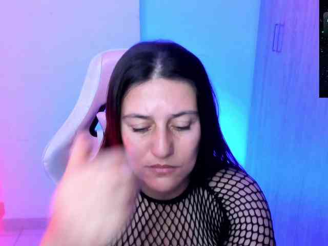 Saskyaajohnson webcam