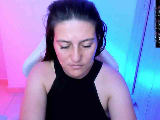 Saskyaajohnson webcam