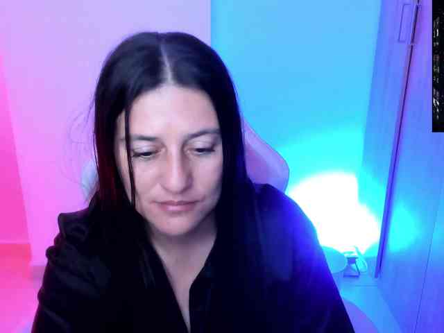 Saskyaajohnson webcam