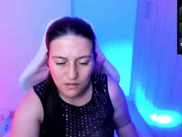 Saskyaajohnson webcam