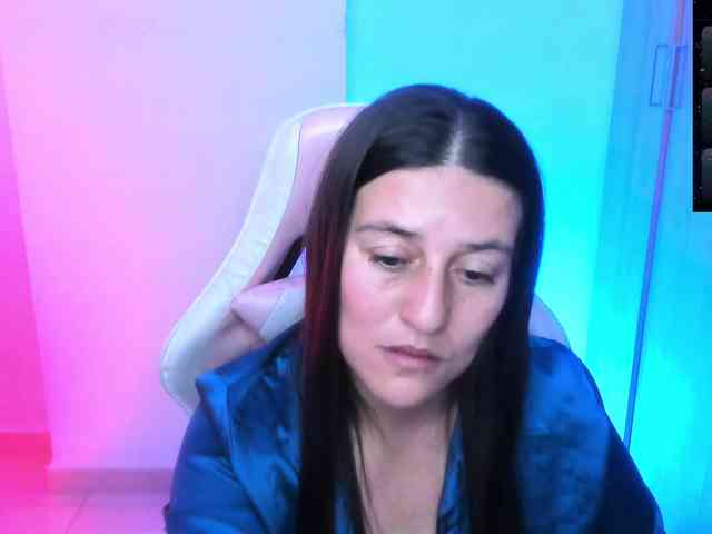 Saskyaajohnson webcam