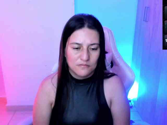 Saskyaajohnson webcam