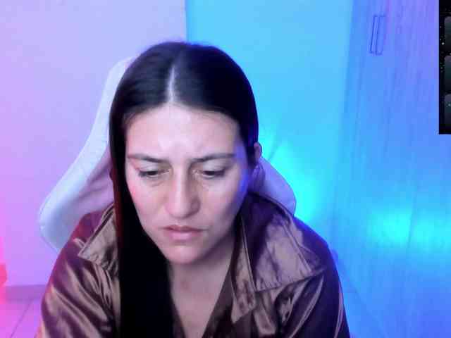 Saskyaajohnson webcam