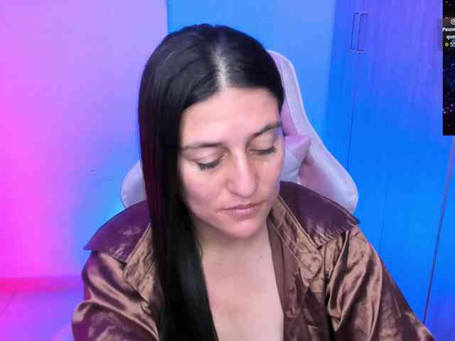 Saskyaajohnson webcam