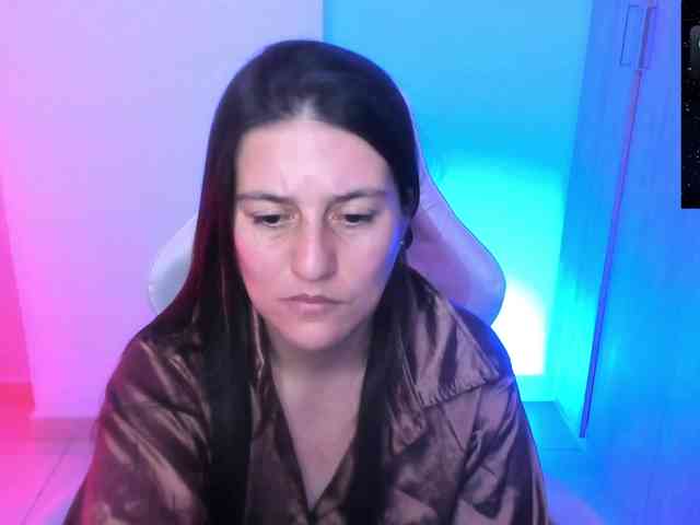 Saskyaajohnson webcam