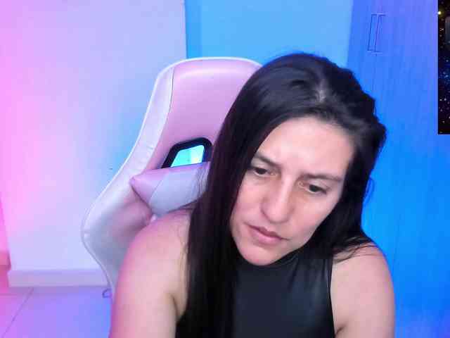 Saskyaajohnson webcam
