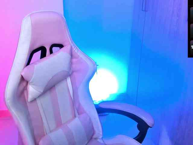 Saskyaajohnson webcam