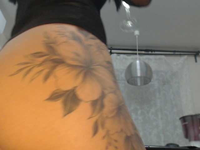 beautiful-pussy live cam on BongaCams